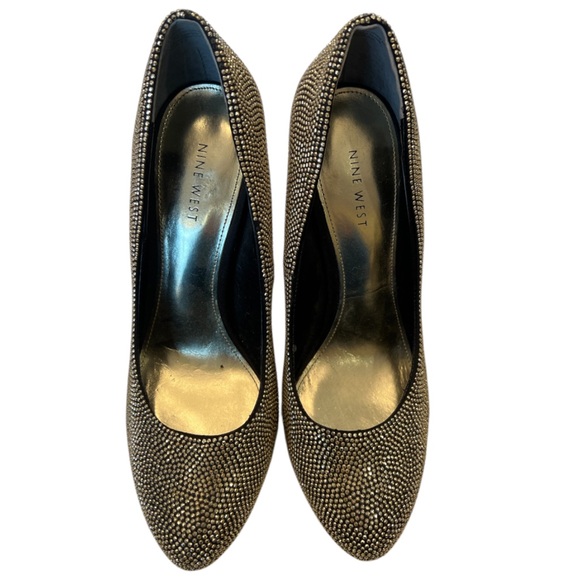 New Nine West gold stud shoes - Picture 2 of 4